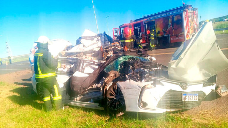Choque fallecimiento toyotacorolla camion cruce rutasprovinciales 13noviembre2025