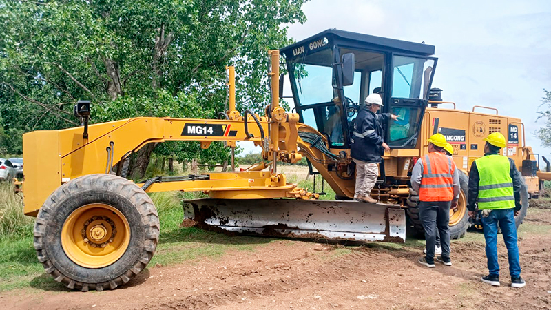 Motoniveladora trabajos capacitacion trabajadores capacitador castex 7noviembre2025