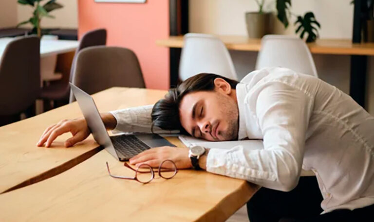 Trabajador descanso 18noviembre2025