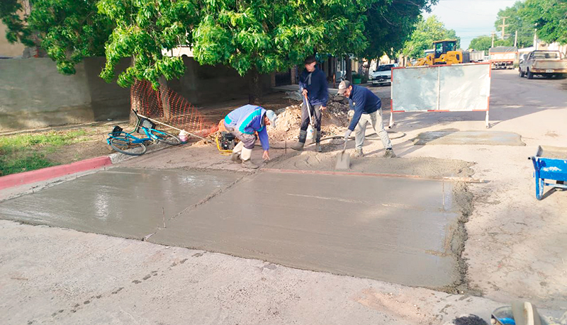 Trabajadores reparacion pavimento cemento castex 5noviembre2025