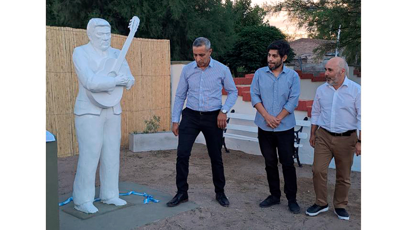 Algarrobodelaguila monumento elbardino dominguezjulio 24diciembre2025