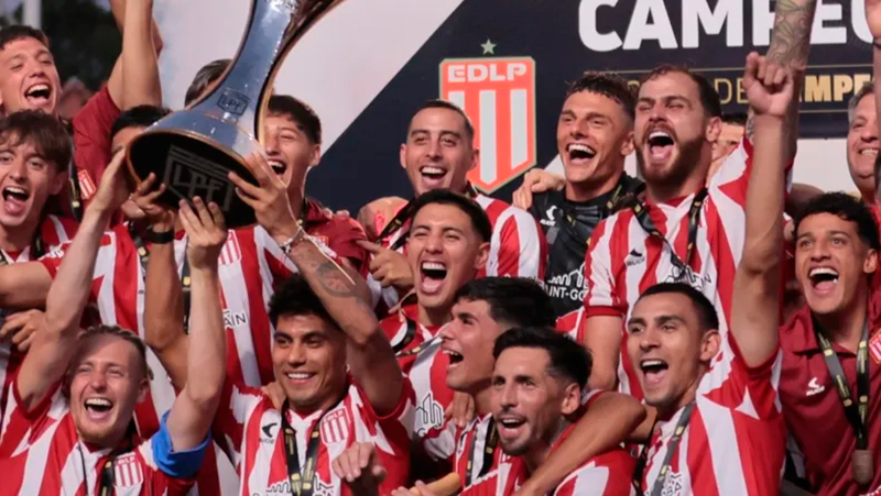 Estudiantes laplata campeon trofeodecampeones 20diciembre2025