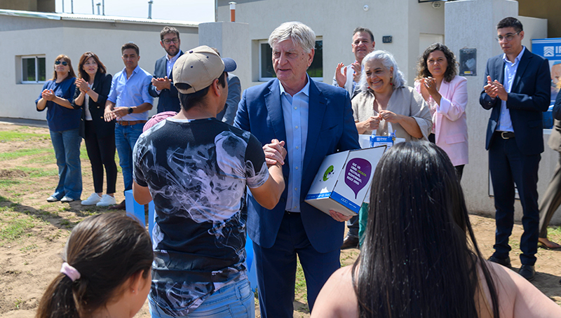 Ziliottosergio entrega viviendas anguil 2diciembre2025