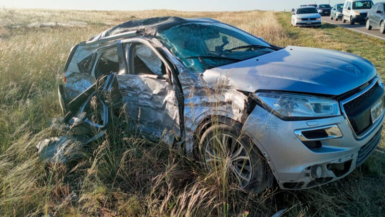 Choque peugeot3008 rutanacional35 fallecimiento bahiablanca 12diciembre2025