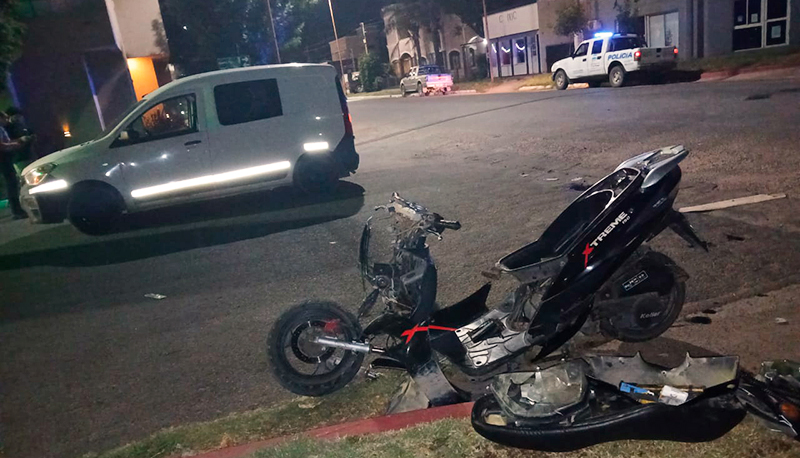 Choque renaultkangoo scooter fractura alcoholizado 11diciembre2025