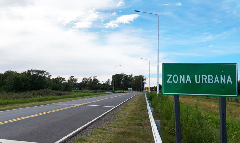 Falucho iluminacion acceso cartel 19enero2026