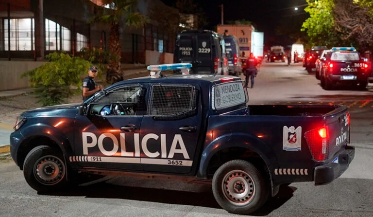 Mendoza policia patrullero homicidio 25enero2026