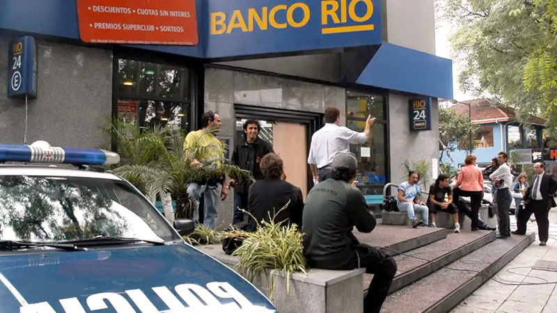 RobodelSiglo policia BancoRio Acassuso 13enero2026