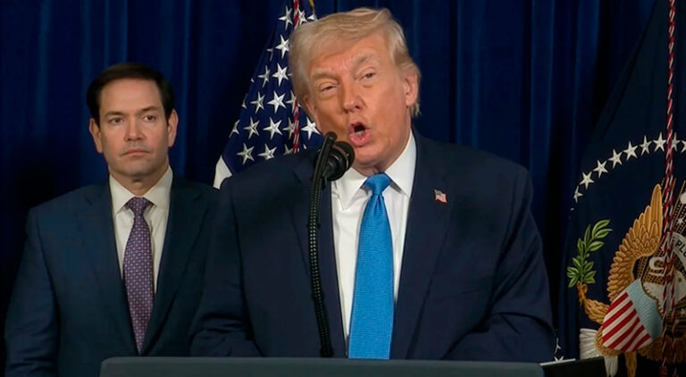 TrumpDonald conferencia ataque gesto Venezuela 3enero2026