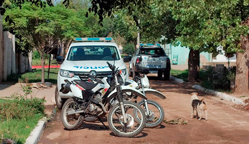 Allanamiento patrullero motocicletas policia BarrioEvita 27enero2026