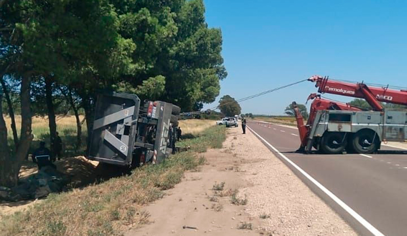 Vuelco camion grua rutaprovincial18 20enero2026