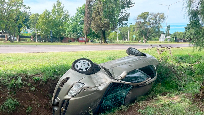 ChevroletCorsa canal desague Toay alcoholizada 15febrero2026