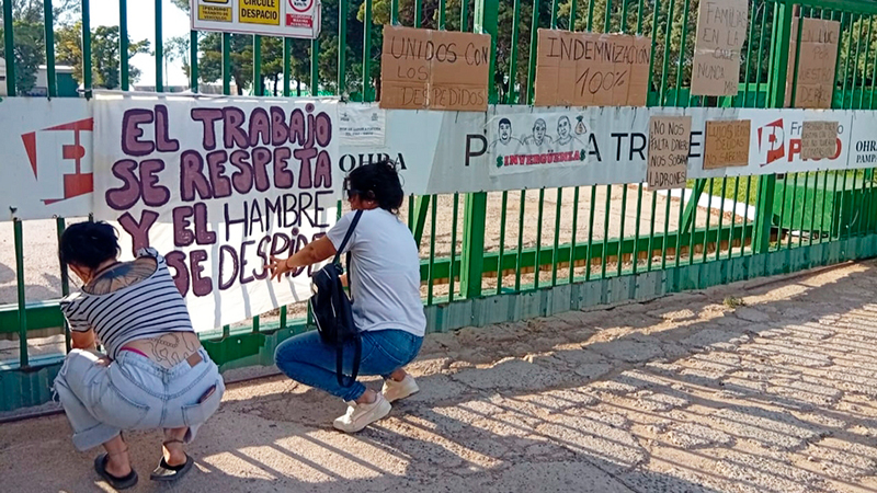 FrigorificoGeneralPico protesta planta Trenel carteles mujeres 18febrero2026