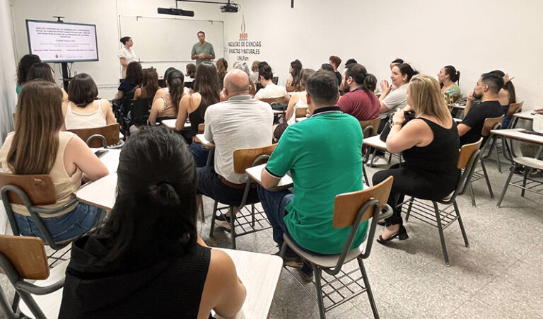 UNLPam Facultad CienciasExactasyNaturales clase estudiantes capacitacion 27febrero2026