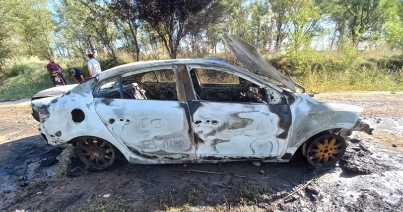 Auto incendio caminovecina Metileo 27febrero2026