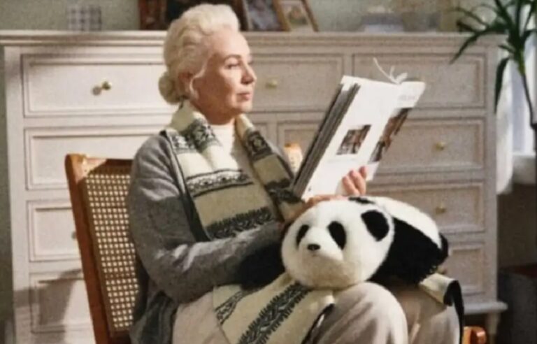 Panda robot, mascota, ancianos