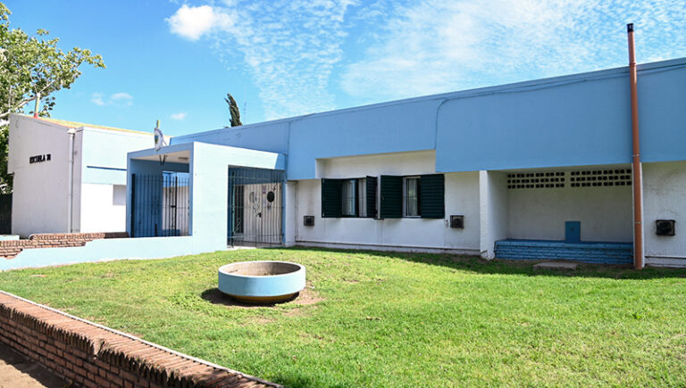 Escuela 78 SantaRosa lateral 15marzo2026