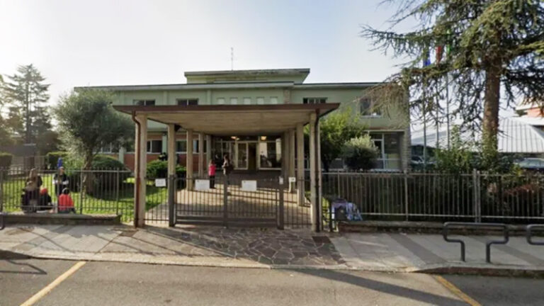 Italia colegio docente atacada alumno 29marzo2026