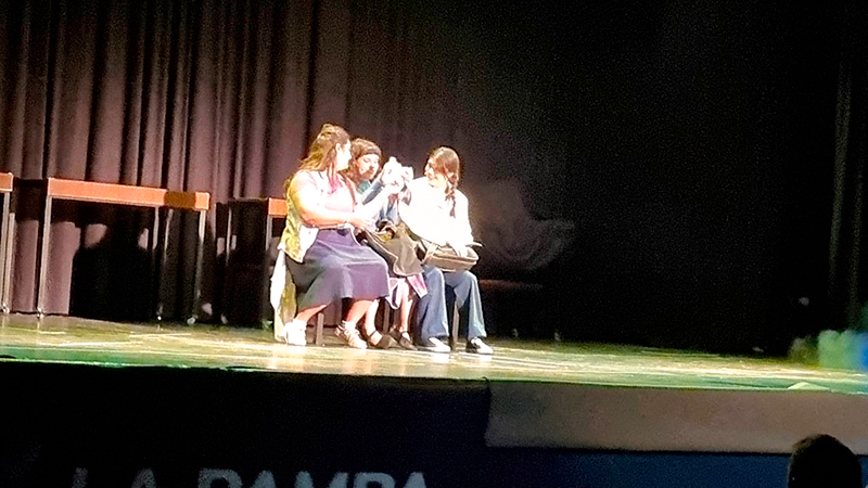 LaIsla presentacion obra teatro artistas 23marzo2026