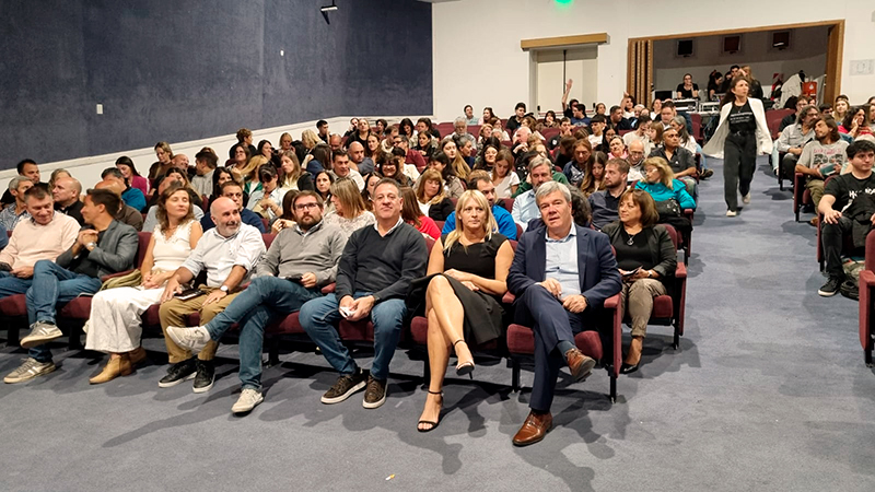 LaIsla presentacion obra teatro funcionarios 23marzo2026
