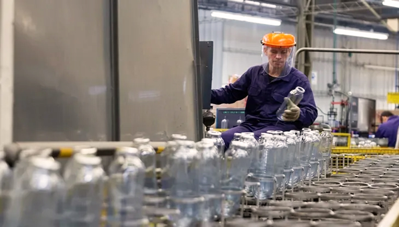 Lumilagro fabrica botellones vidrio trabajador 17marzo2026