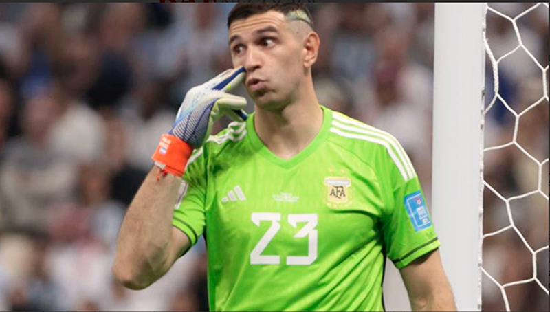 MartinezEmiliano gesto ojito 9marzo2026