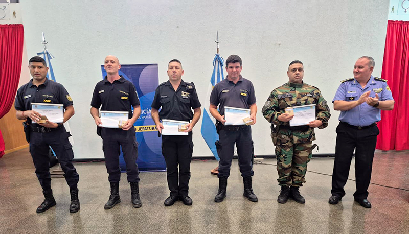 PoliciadeLaPampa entrega distinciones suboficiales 6marzo2026