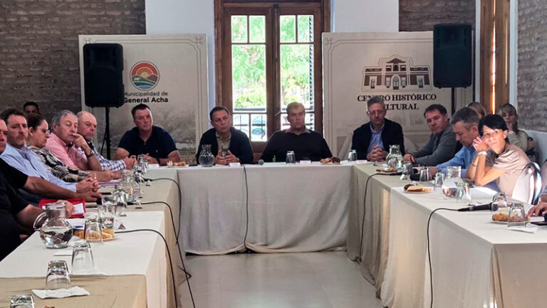 UCR intendentes reunion GeneralAcha 30marzo2026