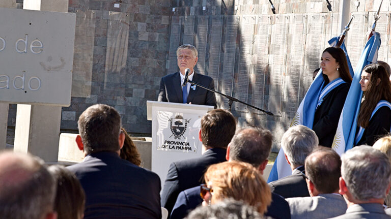 ZiliottoSergio acto DiadelaMemoria banderas 24marzo2026
