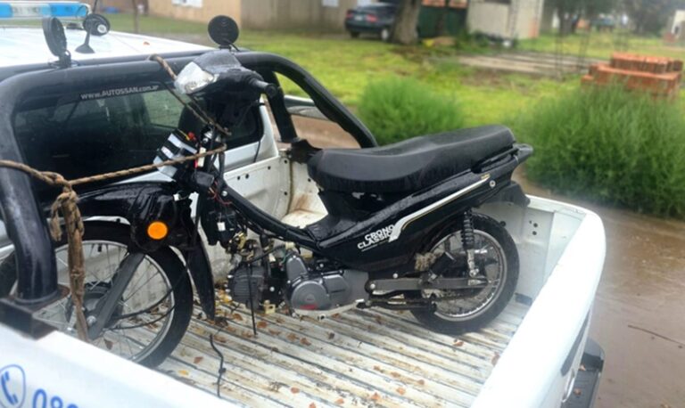 Motocicleta robo Castex recuperada Winifreda menordeedad 8marzo2026