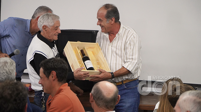 CasettaRaul reconocimiento AsociacionAgropecuaria Carbap 11abril2026