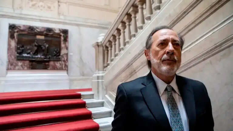 ElEncargado serie FrancellaGuillermo 14abril2026