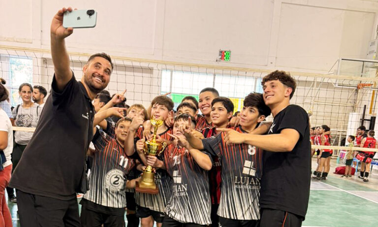 SonciniMauro entrenador voley RacingClub 14abril2026