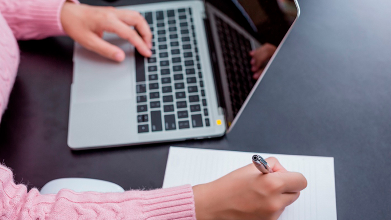 Docente inscripciones computadora cuaderno 13abril2026