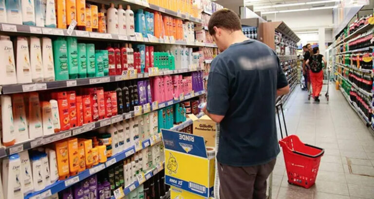 Supermercado trabajador repositor 28abril2026