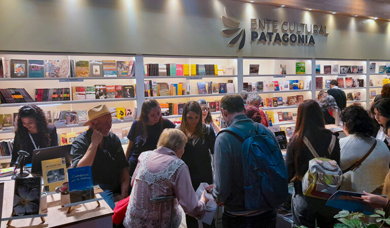 FeriaInternacionaldelLibro stand LaPampa 27mayo2026