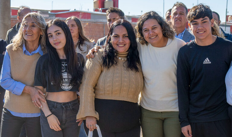 IPAV casas entrega GeneralPico funcionarias 30abril2026