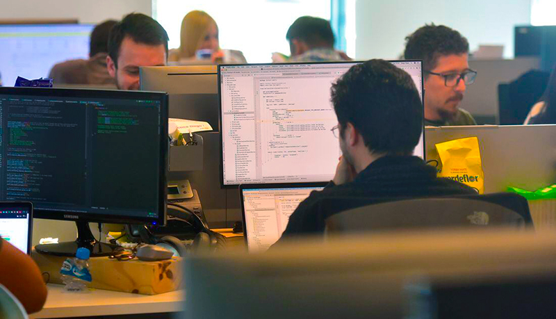 Software industria trabajadores tecnologia 19mayo2026