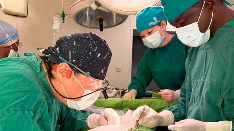Timpanoplastia medicos chinos operacion Niger 3mayo2026
